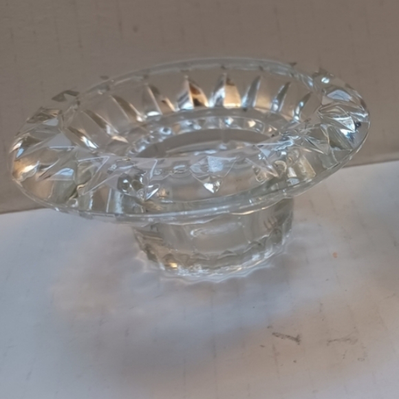 4/$30 Set of 2 Glass Candle Holders & 2 Gold Coloured Candles - Picture 5 of 6